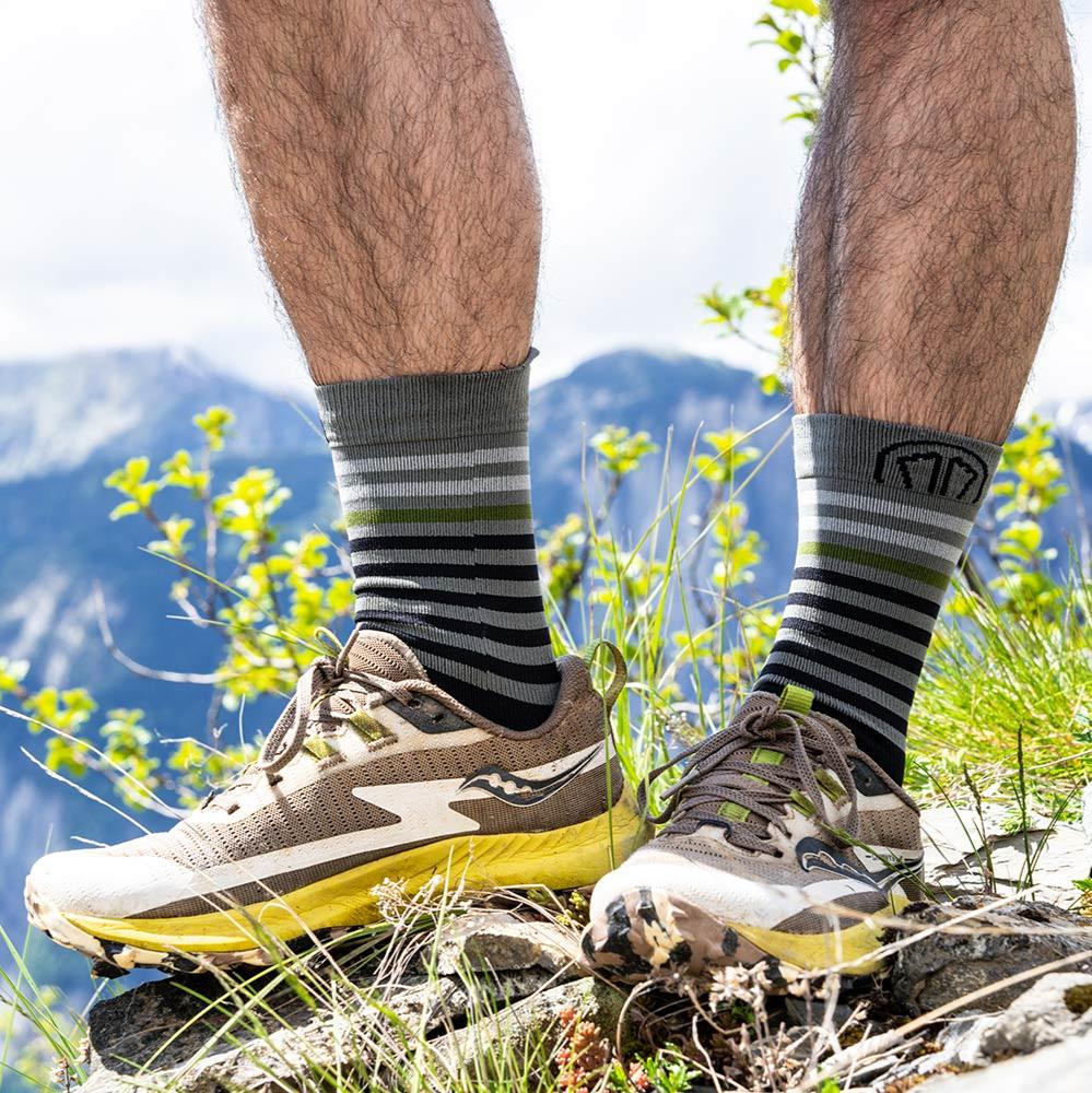 Chaussettes de course à pied - Run Anatomic Light Crew noir/gris foncé